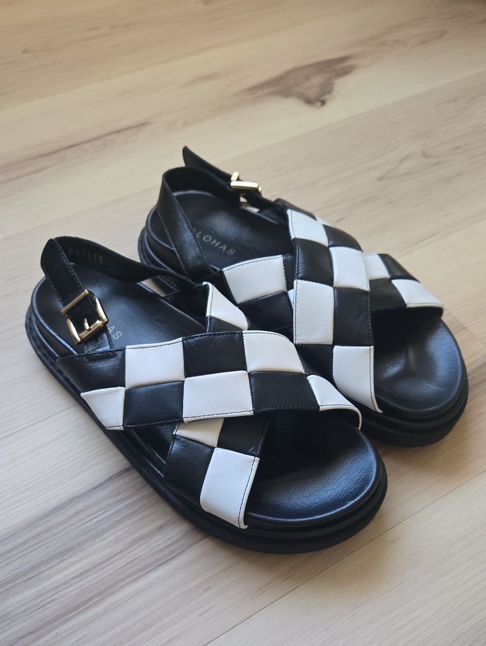 ALOHAS Marshmellow Sandals, Black/White, Size 40 (US 9)